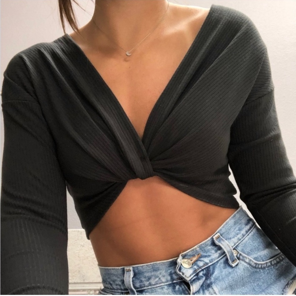 Urban Outfitters Twisted Knotted Crop Top Long Sleeves V-Neck Ribbed Size Large